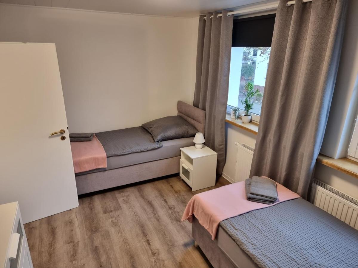 Gaestehaus-Ferienwohnung-Appartement Mit Terrasse - Naehe Kliniken/ Herzzentrum Bad Oeynhausen Exterior foto